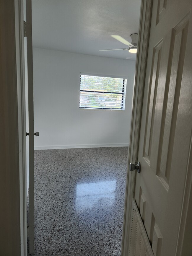 1005 N Bracewell Dr in Plant City, FL - Building Photo - Building Photo