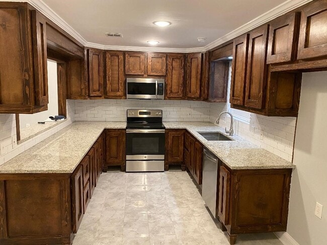 10451 N Essex Dr in Conroe, TX - Building Photo - Building Photo