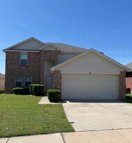 4861 Parkview Hills Ln in Fort Worth, TX - Building Photo