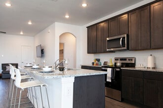 1442 Lakebrook Dr in Waxahachie, TX - Building Photo - Building Photo