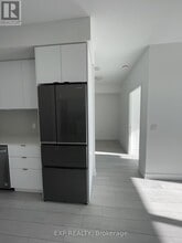 100-100 Eagle Rock Way in Vaughan, ON - Building Photo - Building Photo
