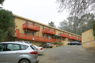 Lincoln Vista Apartments in San Rafael, CA - Building Photo - Building Photo