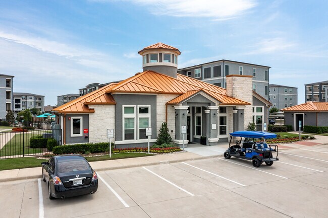 Encore 380 in Aubrey, TX - Foto de edificio - Building Photo