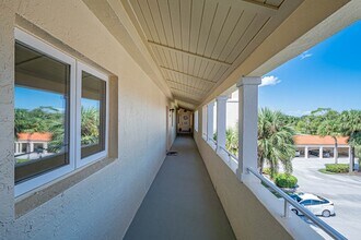 5075 Harmony Cir in Vero Beach, FL - Building Photo - Building Photo