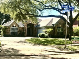 2203 Summer Bay Ct in Sugar Land, TX - Building Photo