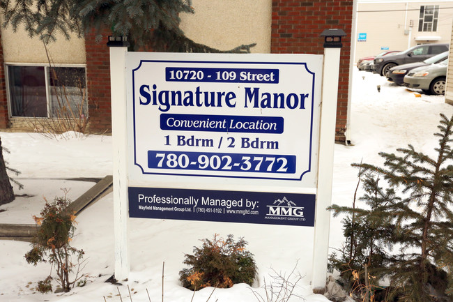 Signature Manor in Edmonton, AB - Building Photo - Building Photo