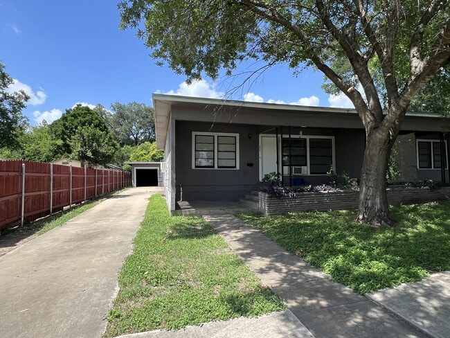 233 Arvin Dr in San Antonio, TX - Building Photo - Building Photo