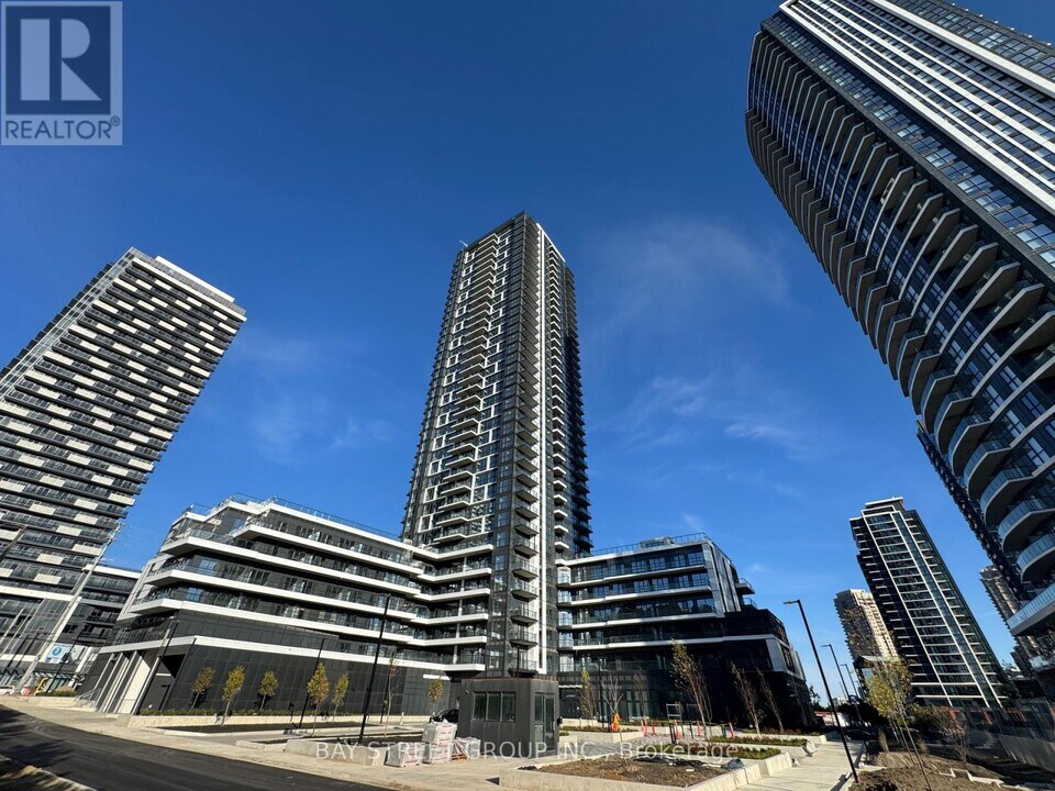 15 Watergarden Dr in Mississauga, ON - Building Photo