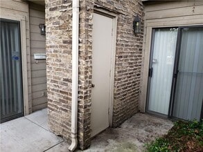 883 Waterfall Way in Richardson, TX - Foto de edificio - Building Photo