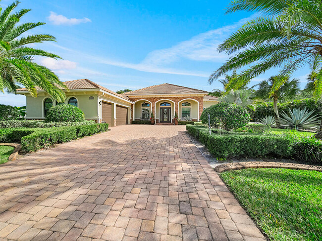 5632 SW Pomegranate Way in Palm City, FL - Building Photo - Building Photo