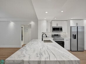 3305 Aruba Way in Coconut Creek, FL - Building Photo - Building Photo