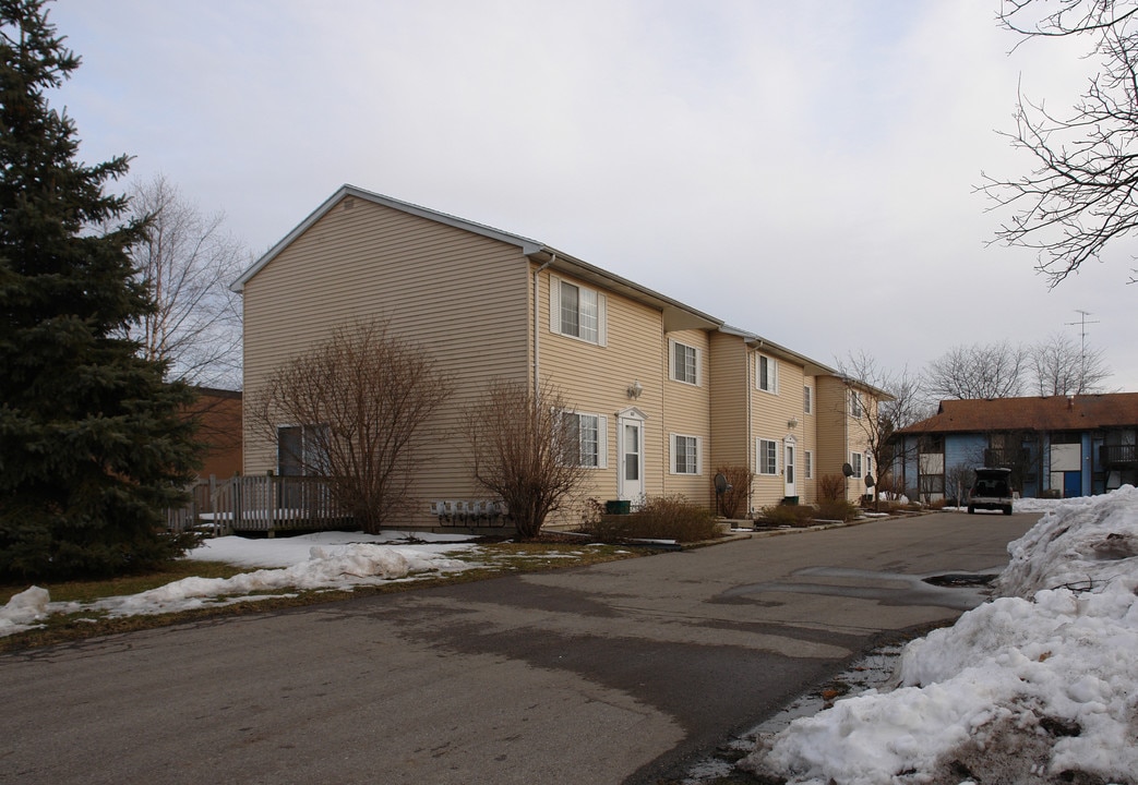 627 W Columbia St in Mason, MI - Building Photo