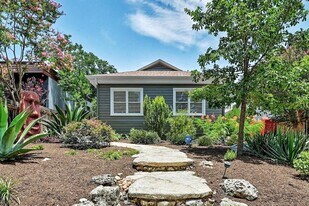 3408 Bonnie Rd in Austin, TX - Building Photo