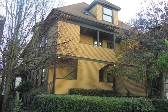 1419 Boylston Ave in Seattle, WA - Building Photo - Building Photo