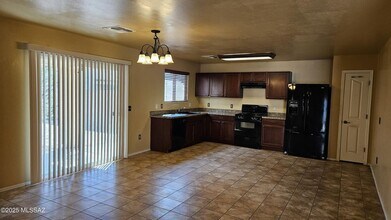 5072 E Fishhook Ct in Tucson, AZ - Building Photo - Building Photo