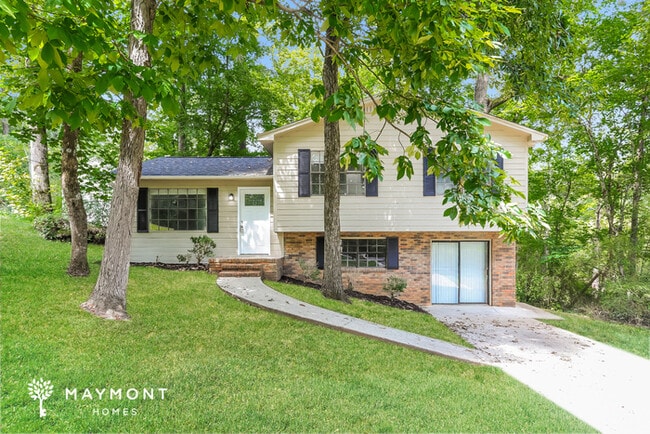 6860 Markham Dr in Trussville, AL - Building Photo - Building Photo