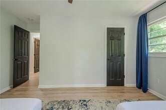 3833 Bakers Ferry Rd SW in Atlanta, GA - Building Photo - Building Photo