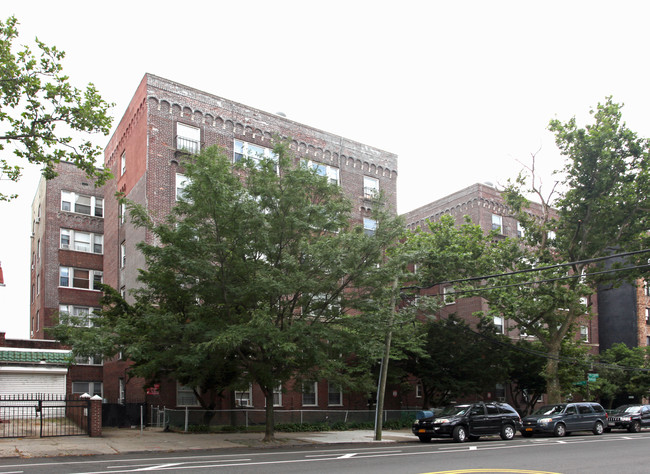 224 Highland Blvd in Brooklyn, NY - Foto de edificio - Building Photo