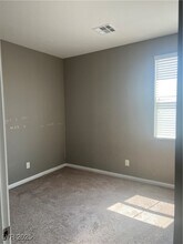 8120 Pinyon Ridge St in Las Vegas, NV - Building Photo - Building Photo