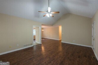 304 Queensbury Walk in Acworth, GA - Building Photo - Building Photo