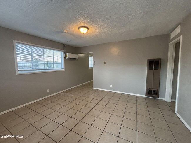 3906 Harrison Ave in El Paso, TX - Building Photo - Building Photo