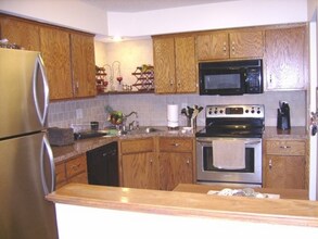 5603 Donegal Dr in Shoreview, MN - Building Photo - Building Photo