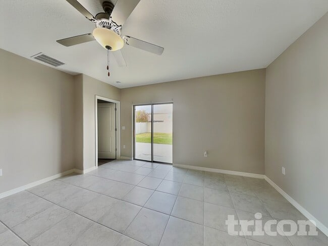 9512 Lemon Drop Lp in Sun City Center, FL - Building Photo - Building Photo