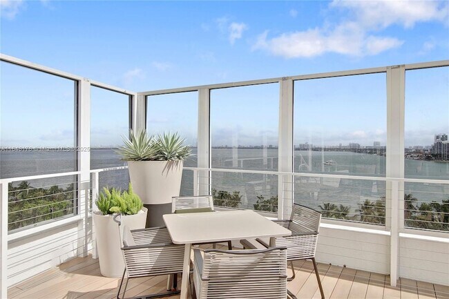 property at 1756 N Bayshore Dr