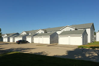 Crystal Lake in Swartz Creek, MI - Foto de edificio - Building Photo