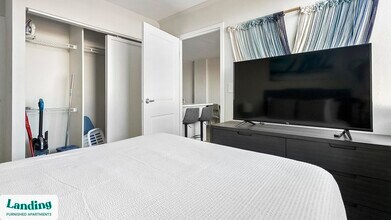 305 Dr. M.L.K. Jr St S, Unit 1039 in St. Petersburg, FL - Building Photo - Building Photo