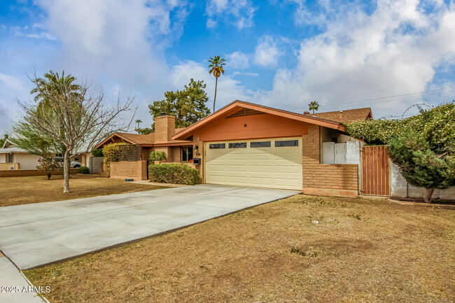 1010 E Loyola Dr in Tempe, AZ - Building Photo - Building Photo