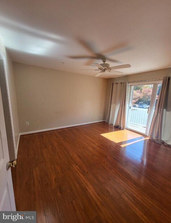 1970 Crescent Park Dr in Reston, VA - Building Photo