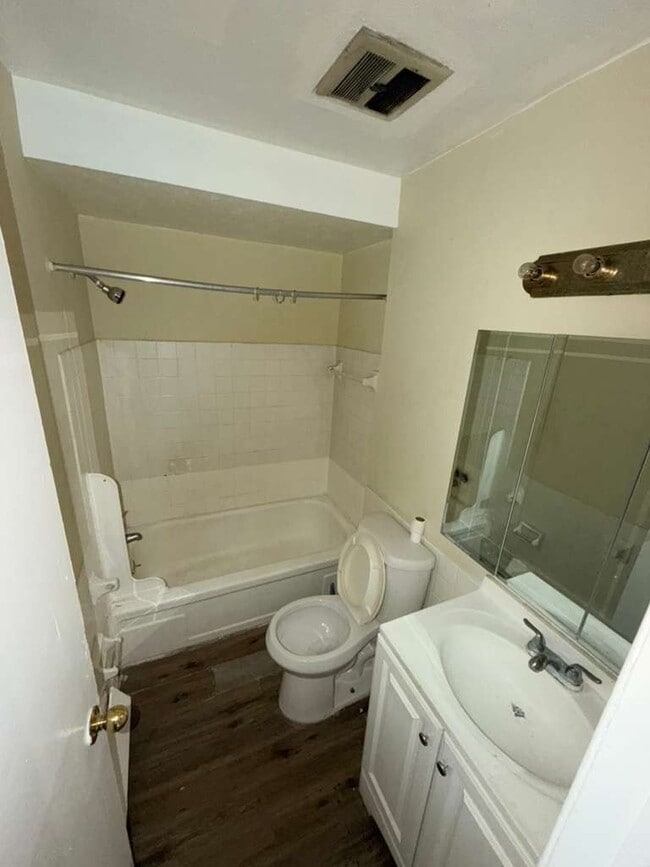 14835 Euclid Ave in East Cleveland, OH - Building Photo - Building Photo