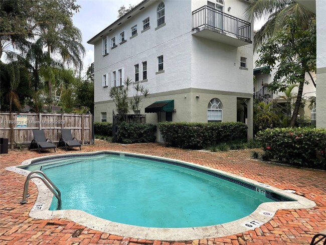 property at 2850 Coconut Ave