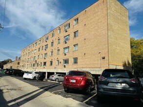 7320 N Rogers Ave in Chicago, IL - Building Photo - Building Photo