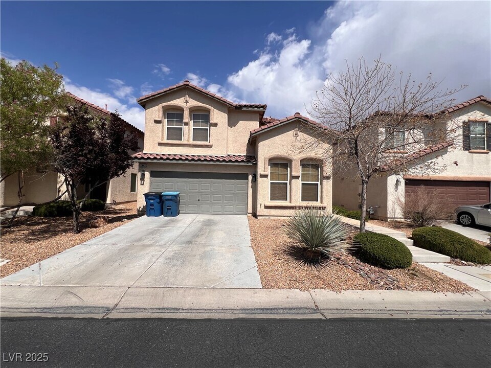 6448 Albina Creek St in Las Vegas, NV - Building Photo