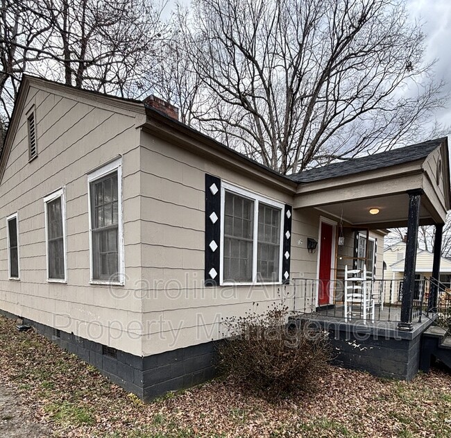 124 S Pine St in Lowell, NC - Building Photo - Building Photo