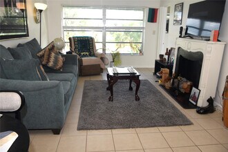 7807 Golf Cir Dr in Margate, FL - Building Photo - Building Photo