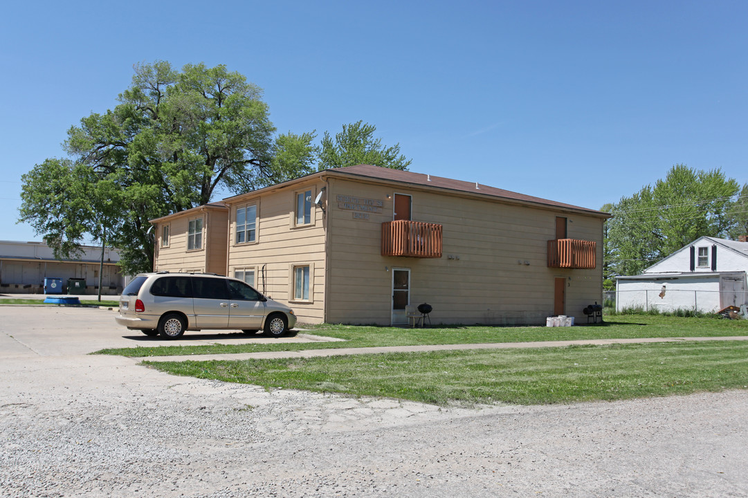 2031 NW Logan St in Topeka, KS - Building Photo