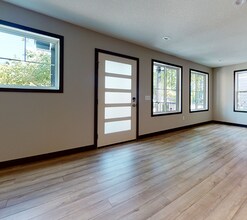 605 12th Ave SE in Minneapolis, MN - Building Photo - Building Photo