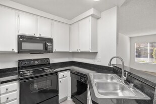 Elan Riverwalk in Escondido, CA - Building Photo