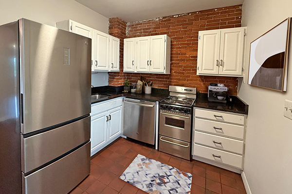 164 Broadway, Unit 2 in Somerville, MA - Building Photo - Building Photo