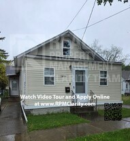 1406 Lindsley St in Sandusky, OH - Building Photo