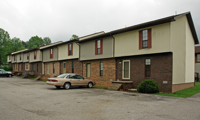 401-418 Seville Dr in Hurricane, WV - Foto de edificio - Building Photo