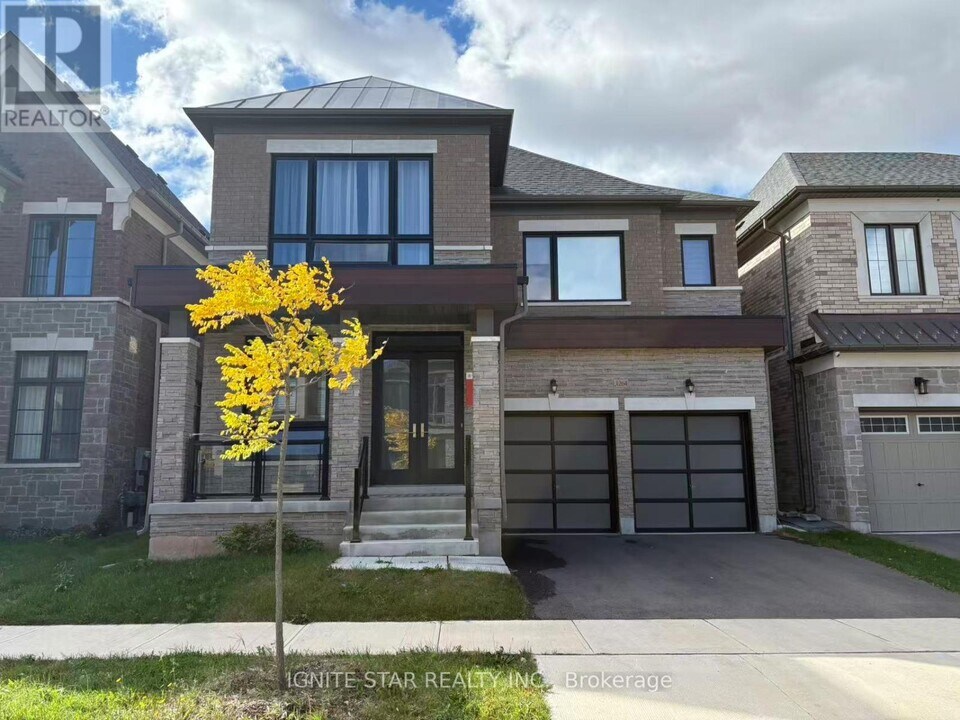 1264 Queens Plate Rd. in Oakville, ON - Building Photo