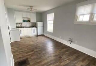 313 Rumsey Ave, Unit 1 in Lansing, MI - Foto de edificio - Building Photo