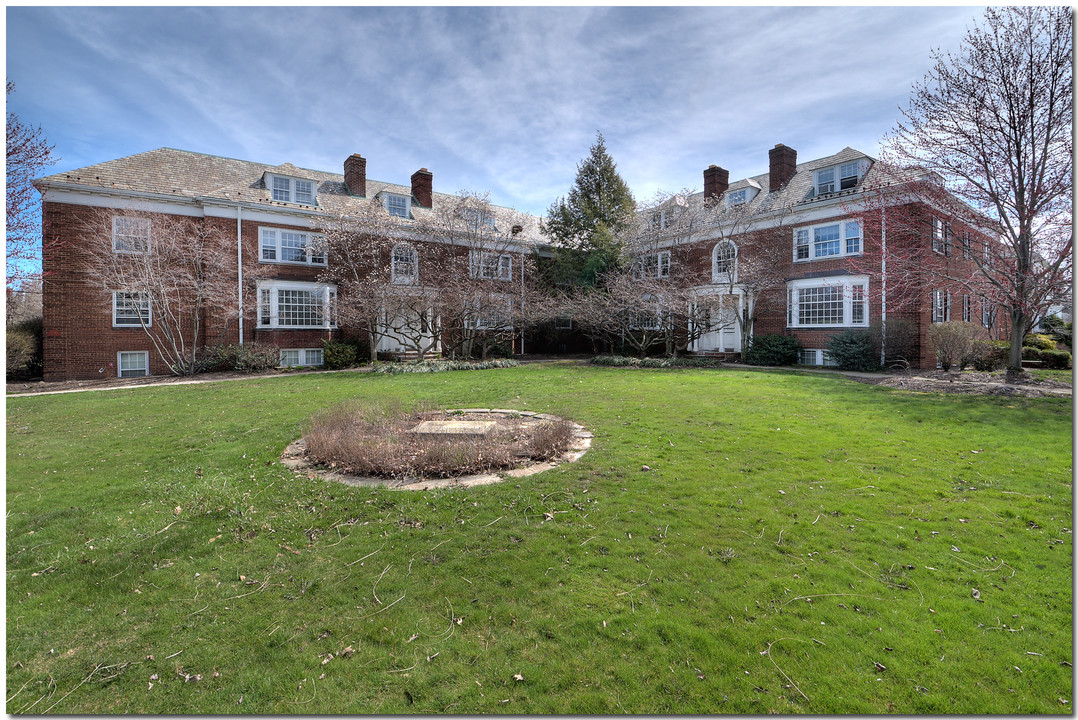 15515 Van Aken Blvd in Shaker Heights, OH - Building Photo
