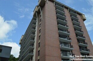 60 Longwood Ave, Unit U605 1-bed LongWood in Brookline, MA - Building Photo