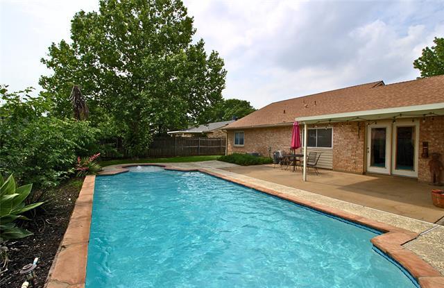 property at 3816 Hackberry Ln