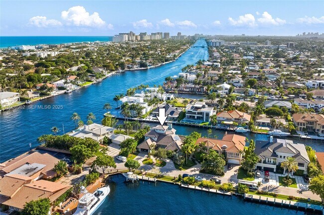 70 Bay Colony Ln in Fort Lauderdale, FL - Foto de edificio - Building Photo